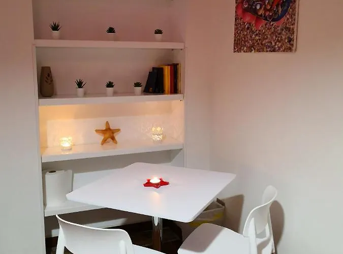 Stella Double Bedroom 3*